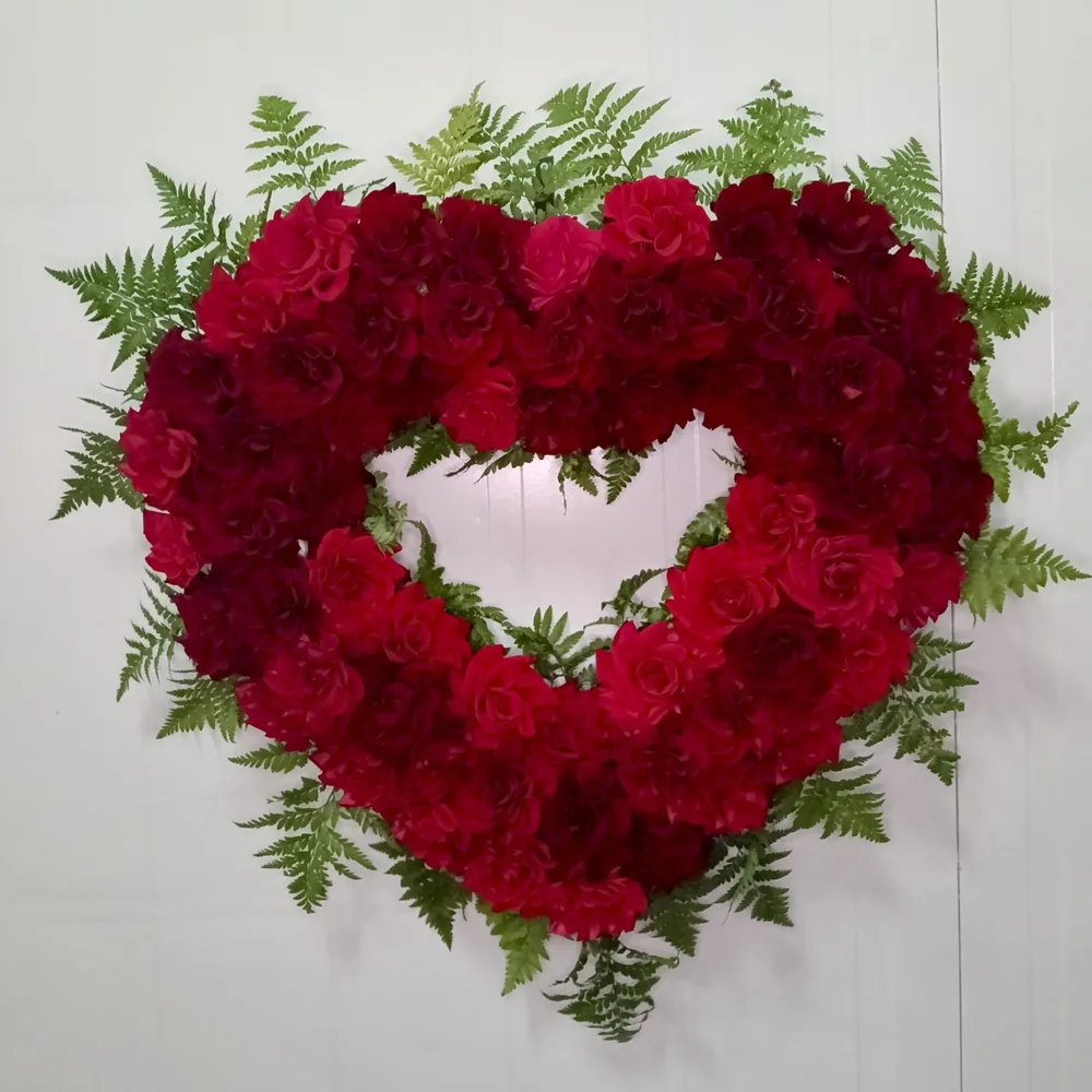 Corazón de rosas, aro de rosas