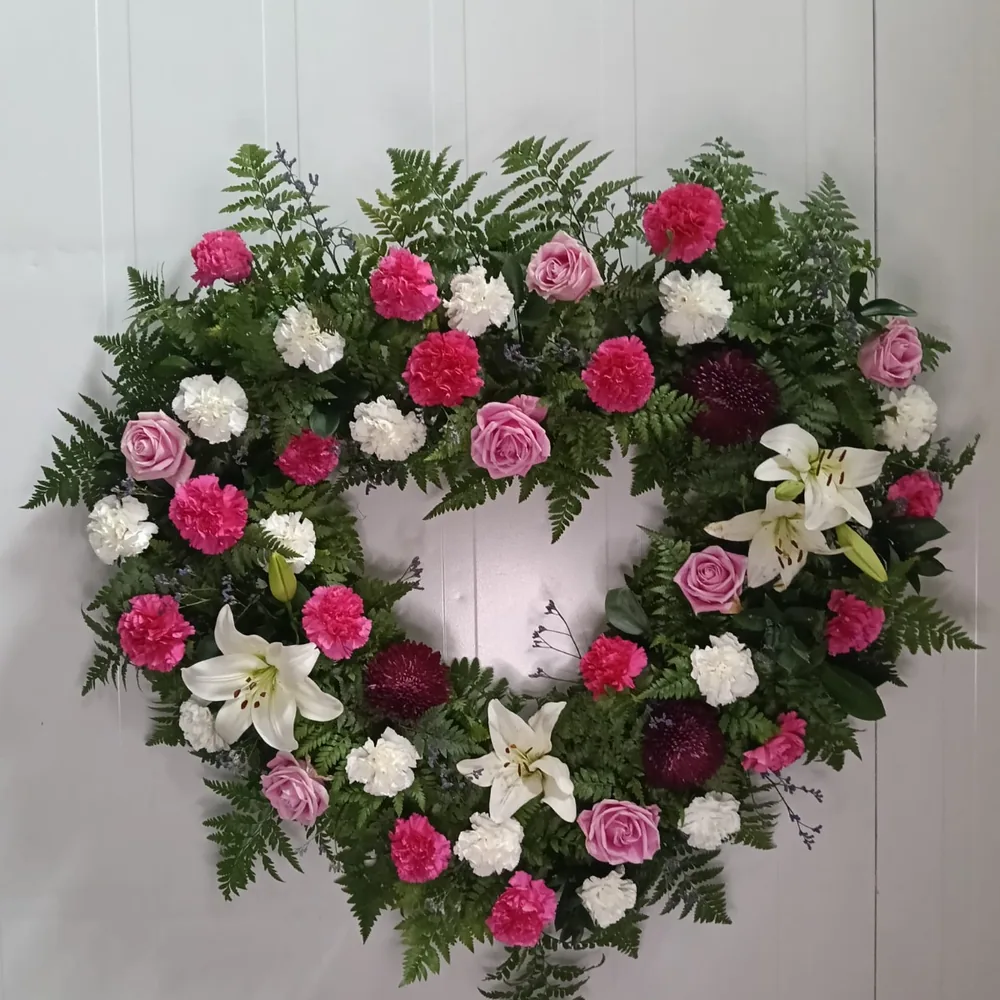 Corazón de flor variada, aro de flor variada